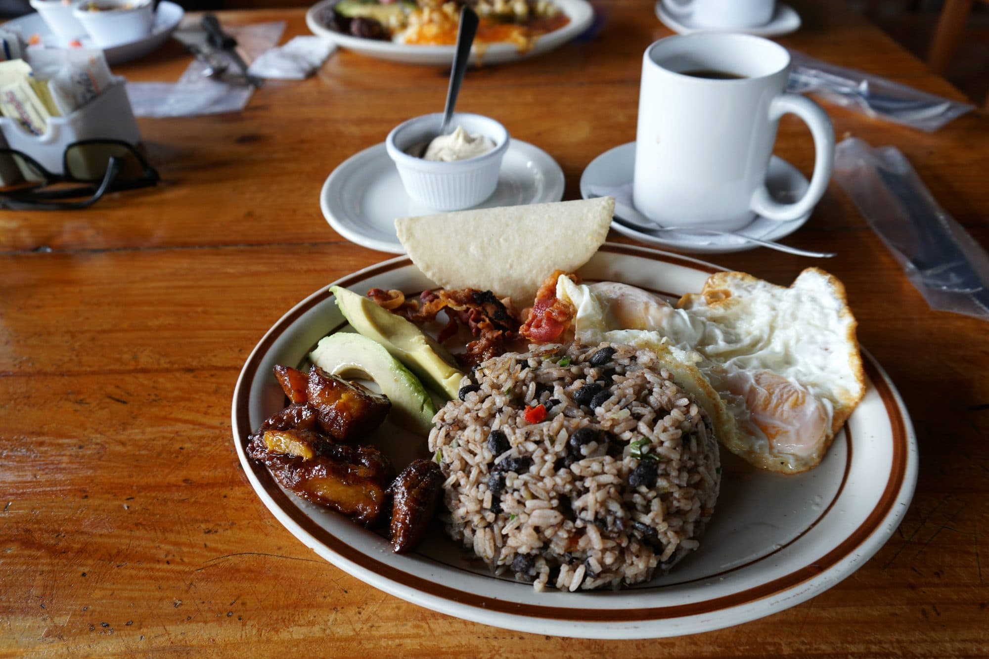 Desayuno tico